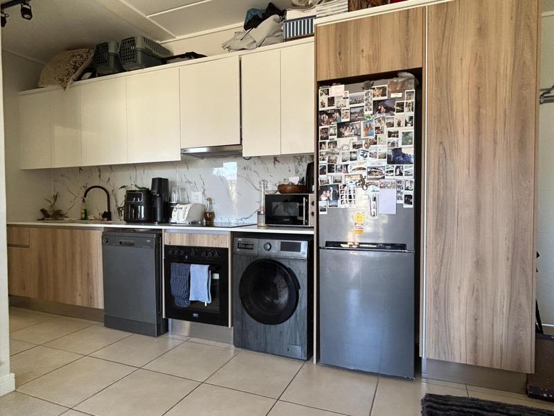 To Let 1 Bedroom Property for Rent in Sandown Western Cape